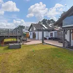 2 Bedroom Amazing Home In Luebeck Casa vacanze *