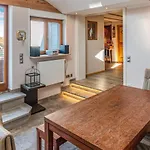 2 Bedroom Amazing Home In Luebeck Casa vacanze *